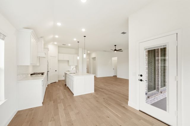 121 Verbena Ridge Drive, Fort Worth, TX 76131