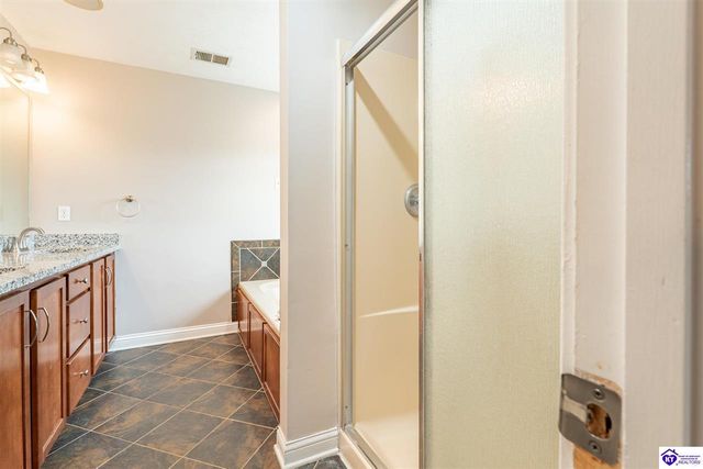 216 S Rushmore Drive, Vine Grove, KY 40175