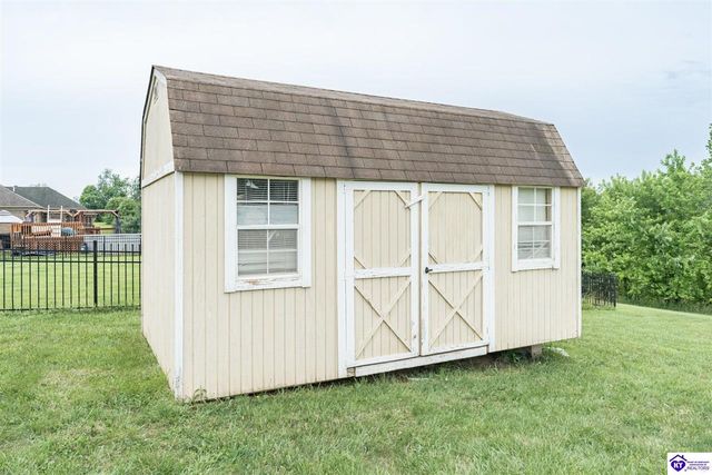 216 S Rushmore Drive, Vine Grove, KY 40175
