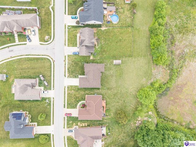 216 S Rushmore Drive, Vine Grove, KY 40175