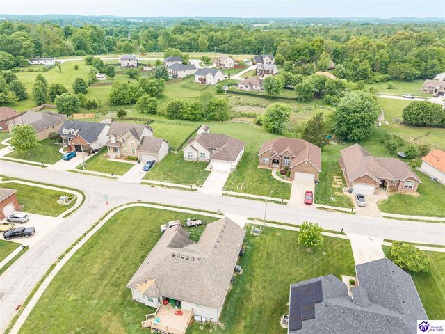 216 S Rushmore Drive, Vine Grove, KY 40175