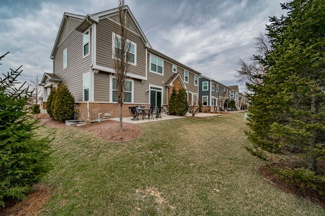 4275 Fiona Lane, Lisle, IL 60532