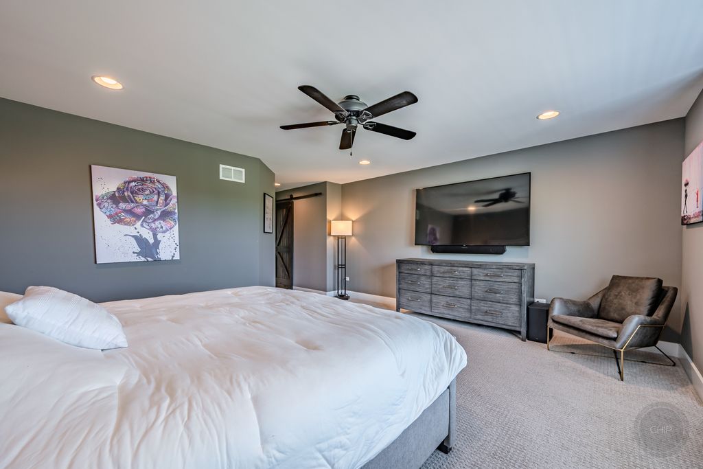 Image 38 of property listing at 4275 Fiona Lane, Lisle, IL 60532