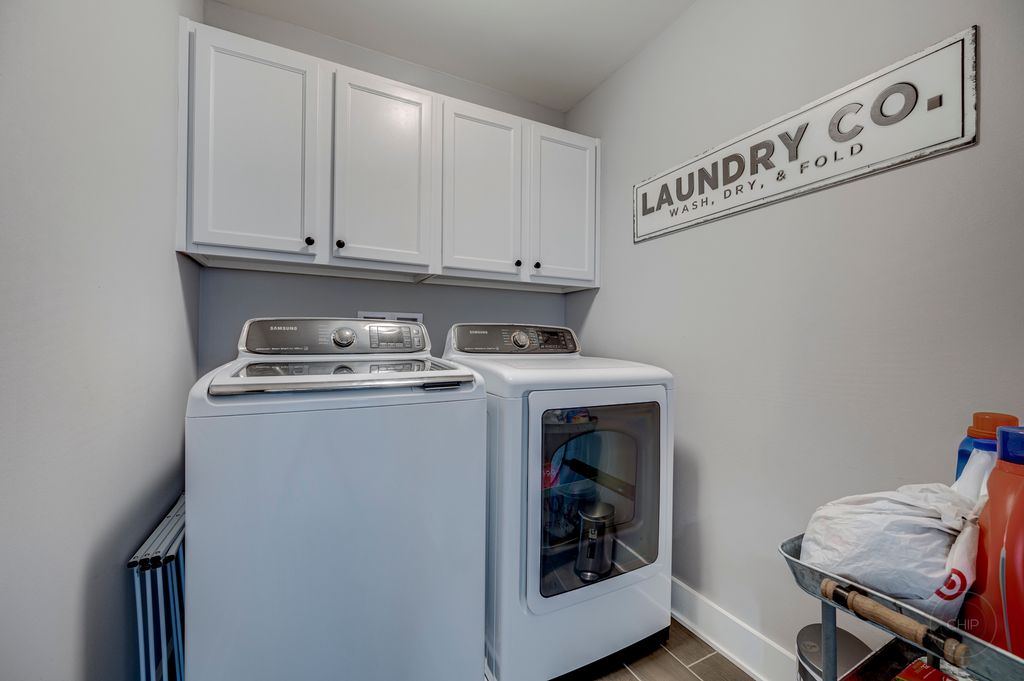 Image 39 of property listing at 4275 Fiona Lane, Lisle, IL 60532