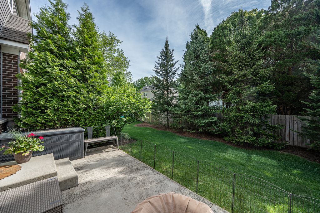 Image 47 of property listing at 4275 Fiona Lane, Lisle, IL 60532