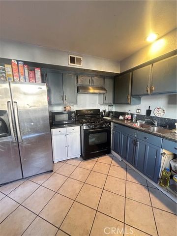 9047 Willis 5, Panorama City (los Angeles), CA 91402