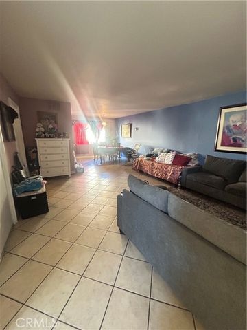 9047 Willis 5, Panorama City (los Angeles), CA 91402