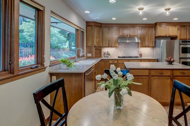 690 Linwood Avenue, Saint Paul, MN 55105