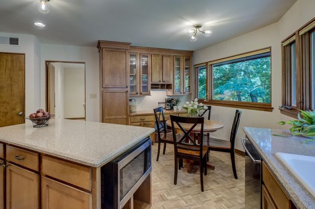 690 Linwood Avenue, Saint Paul, MN 55105