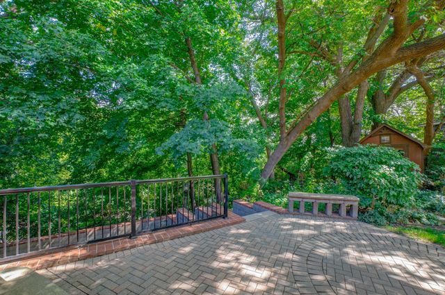 690 Linwood Avenue, Saint Paul, MN 55105
