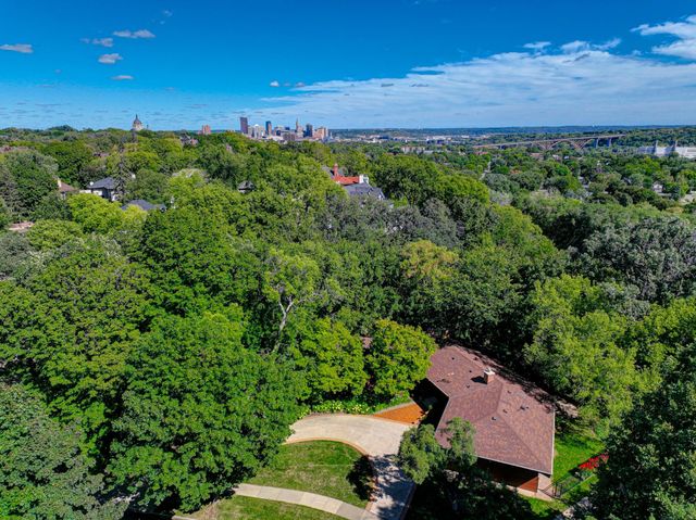 690 Linwood Avenue, Saint Paul, MN 55105