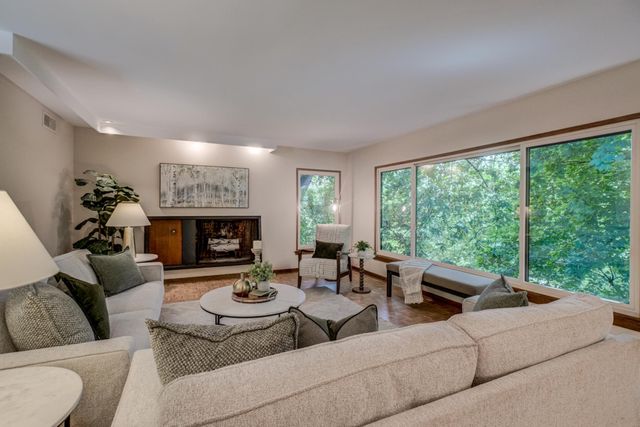 690 Linwood Avenue, Saint Paul, MN 55105