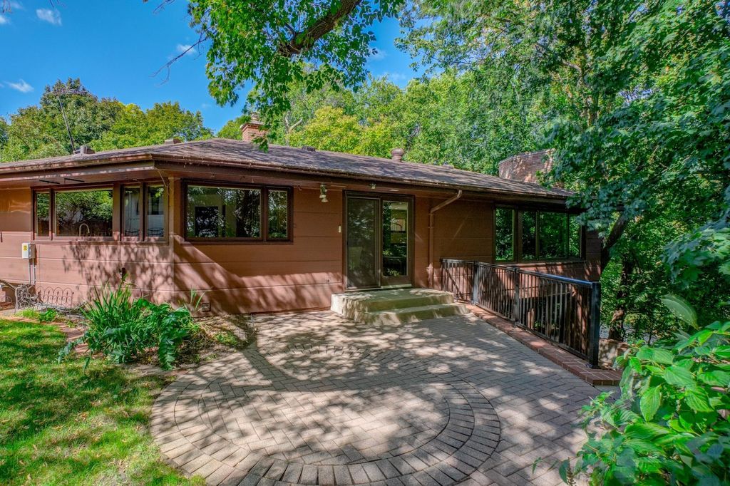 690 Linwood Avenue, Saint Paul, MN 55105 — photo 2
