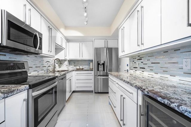 555 SE 6th Avenue 8d, Delray Beach, FL 33483