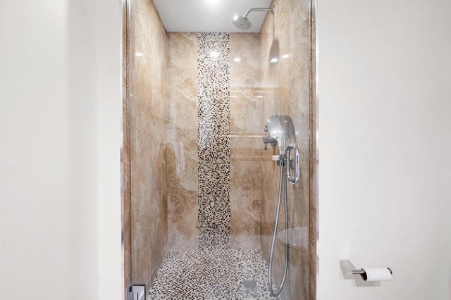 555 SE 6th Avenue 8d, Delray Beach, FL 33483