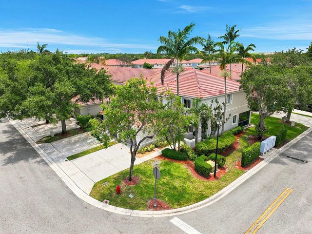 5511 Crossing Rocks Court, Riviera Beach, FL 33407