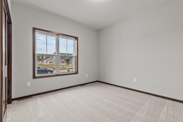 3710 E CALLALILLY LANE, Appleton, WI 54913