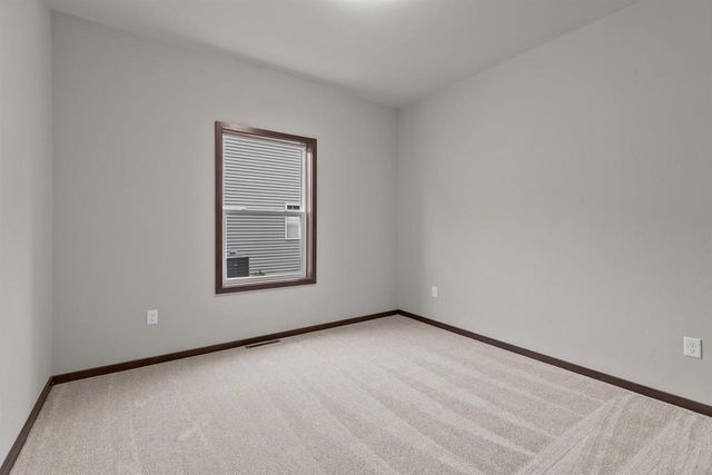 3710 E CALLALILLY LANE, Appleton, WI 54913