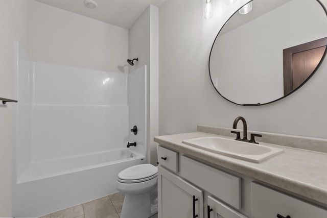 3710 E CALLALILLY LANE, Appleton, WI 54913