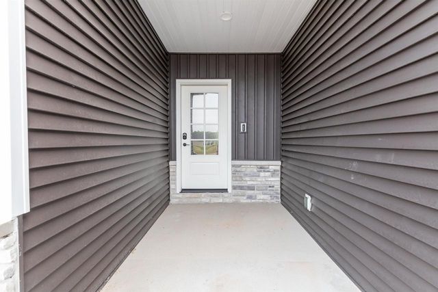 3710 E CALLALILLY LANE, Appleton, WI 54913