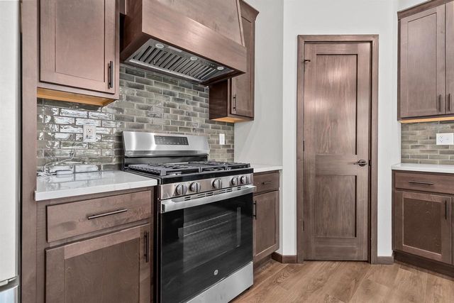 3710 E CALLALILLY LANE, Appleton, WI 54913