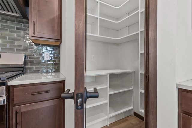 3710 E CALLALILLY LANE, Appleton, WI 54913