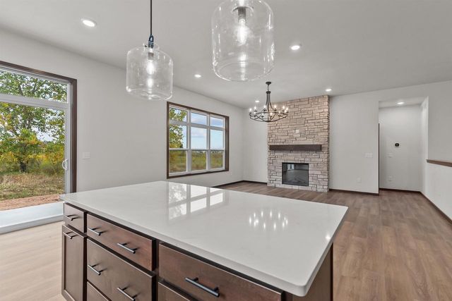 3710 E CALLALILLY LANE, Appleton, WI 54913