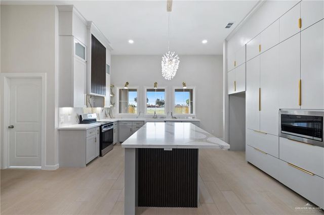 3900 Zenker Avenue, Mcallen, TX 78504