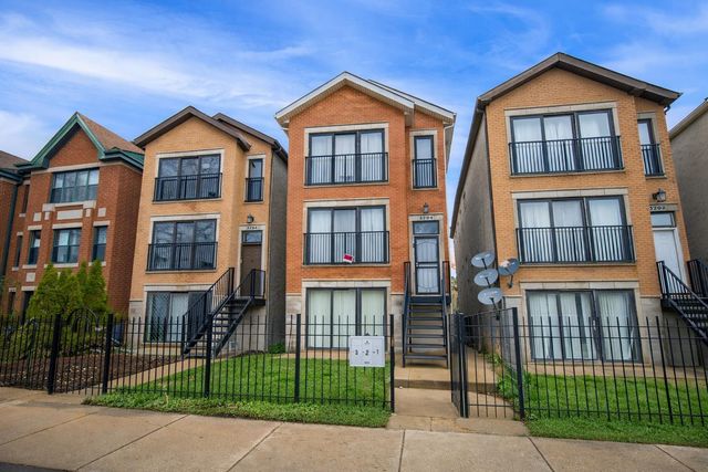 3704 W Lexington Street, Chicago, IL 60624