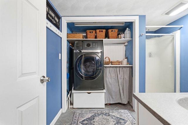 84 Almeda St, Salem, MA 01970
