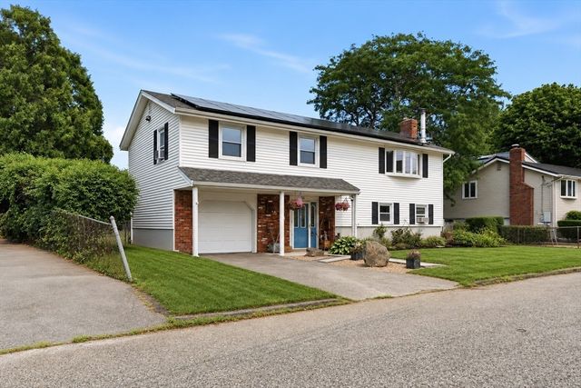 84 Almeda St, Salem, MA 01970