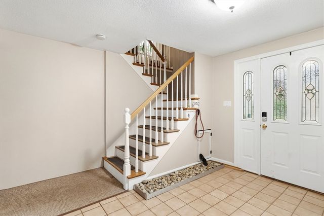 84 Almeda St, Salem, MA 01970
