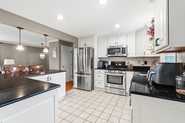 84 Almeda St, Salem, MA 01970