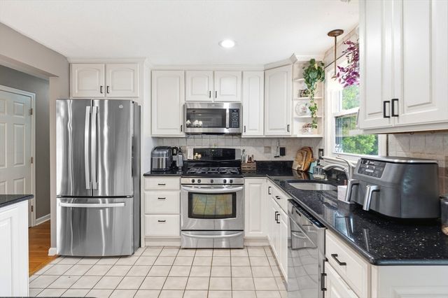 84 Almeda St, Salem, MA 01970