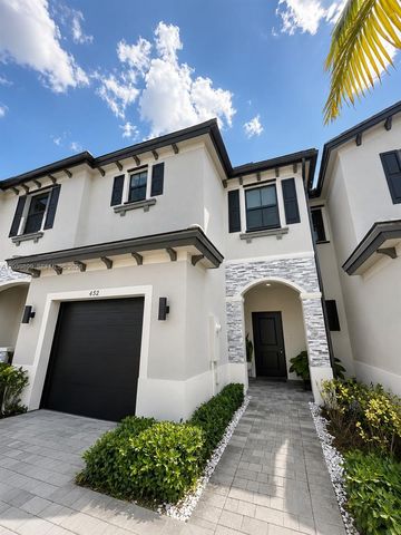 452 NW 203rd Ter 452, Miami Gardens, FL 33169
