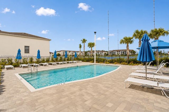 452 NW 203rd Ter 452, Miami Gardens, FL 33169