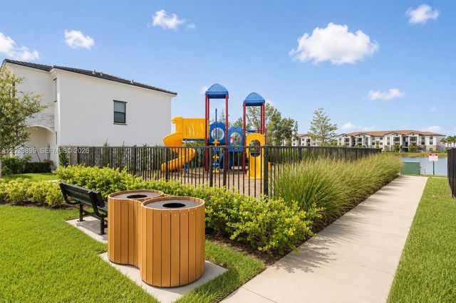 452 NW 203rd Ter 452, Miami Gardens, FL 33169