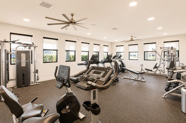452 NW 203rd Ter 452, Miami Gardens, FL 33169