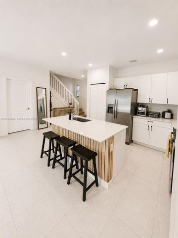 452 NW 203rd Ter 452, Miami Gardens, FL 33169
