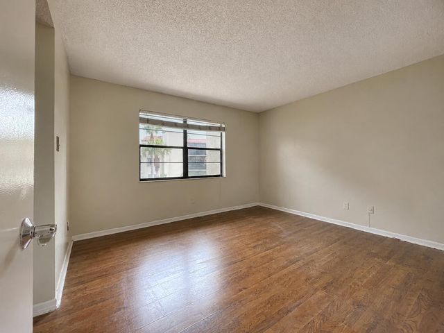 2050 Oleander Boulevard 4-206, Fort Pierce, FL 34950