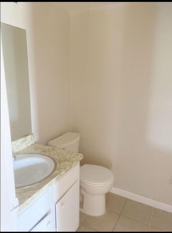 2050 Oleander Boulevard 4-206, Fort Pierce, FL 34950