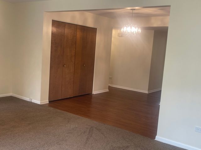 623 N Carroll Parkway 101, Glenwood, IL 60425