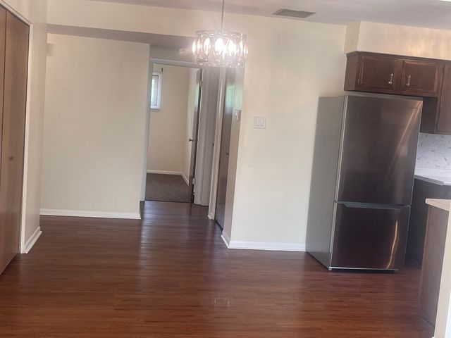 623 N Carroll Parkway 101, Glenwood, IL 60425