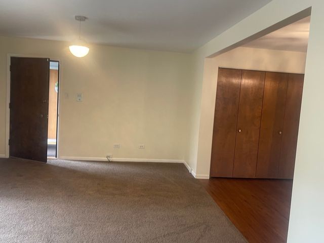 623 N Carroll Parkway 101, Glenwood, IL 60425