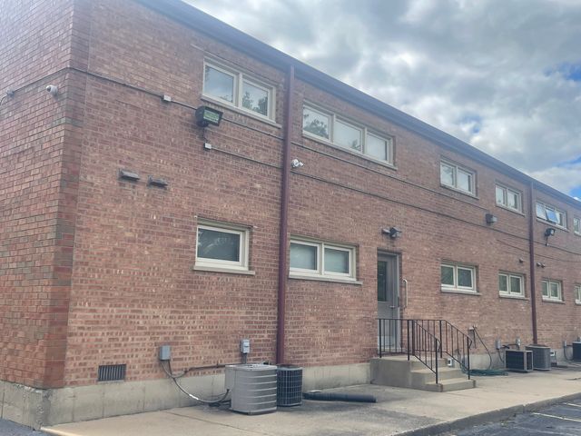 623 N Carroll Parkway 101, Glenwood, IL 60425