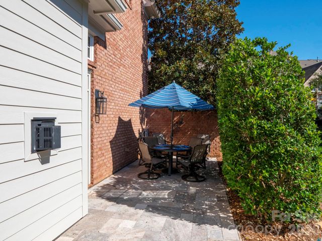 11724 Easthampton Circle, Charlotte, NC 28277