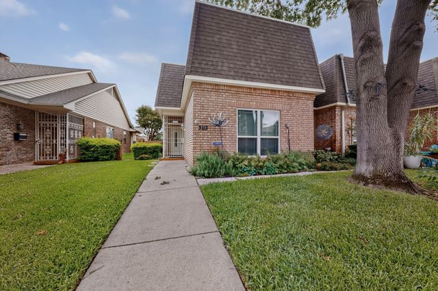 3113 Stonehenge Lane, Carrollton, TX 75006