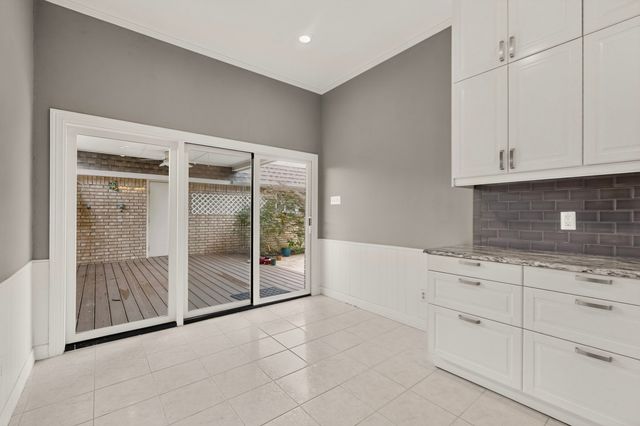 3113 Stonehenge Lane, Carrollton, TX 75006