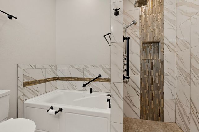 3113 Stonehenge Lane, Carrollton, TX 75006
