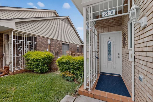 3113 Stonehenge Lane, Carrollton, TX 75006